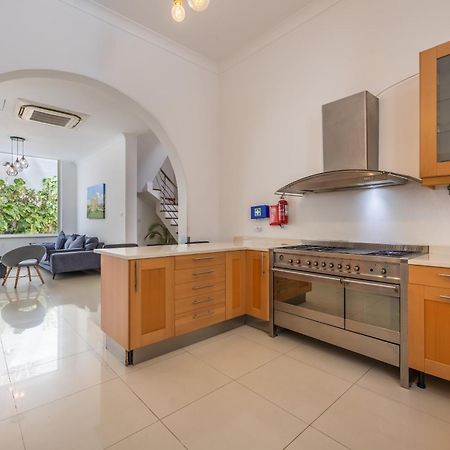 Hard To Come By - Modern & Huge House In Sliema Luaran gambar