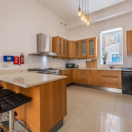 Hard To Come By - Modern & Huge House In Sliema Luaran gambar