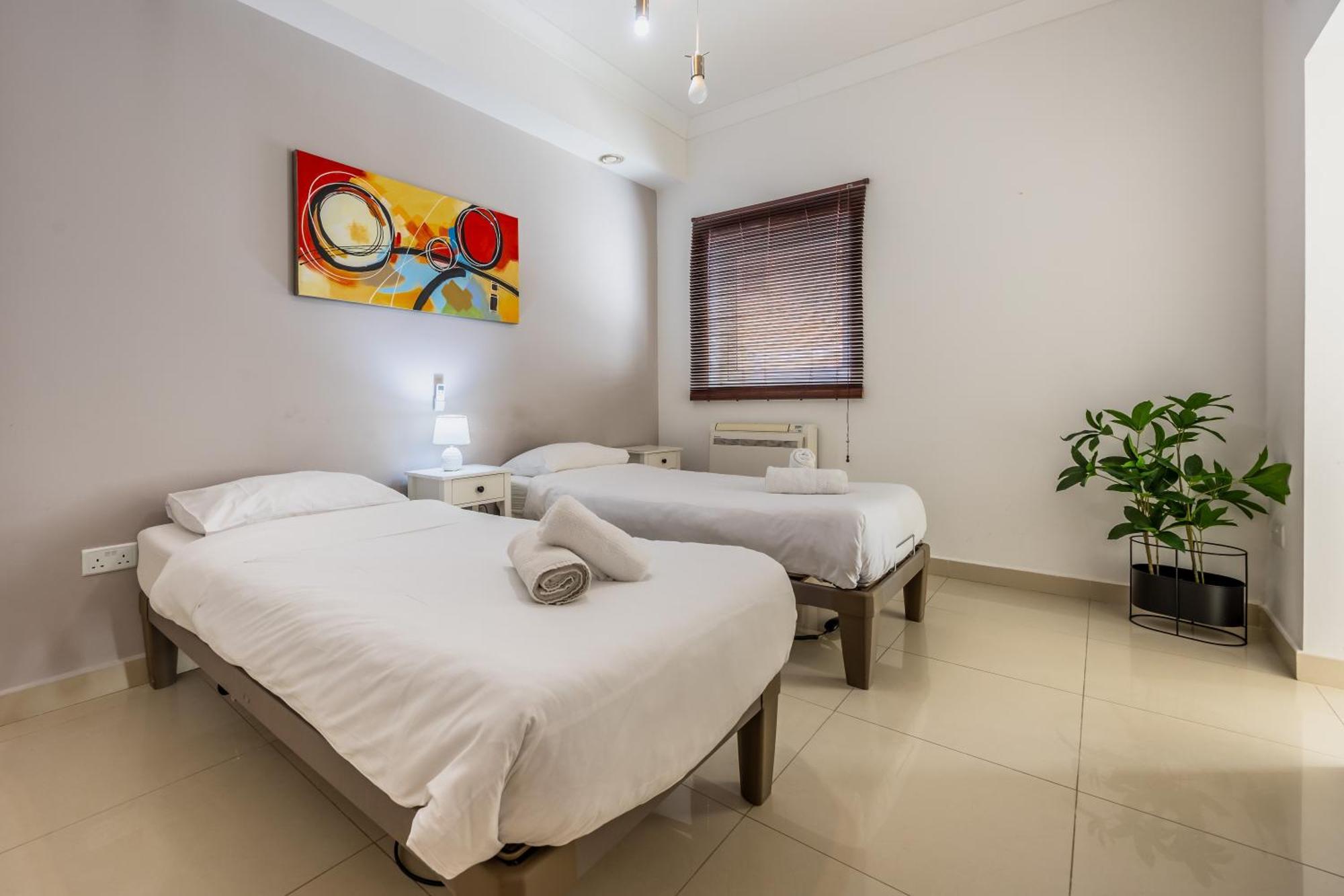 Hard To Come By - Modern & Huge House In Sliema Luaran gambar
