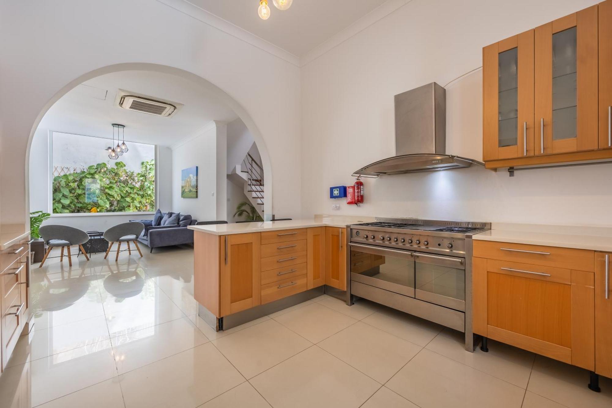 Hard To Come By - Modern & Huge House In Sliema Luaran gambar