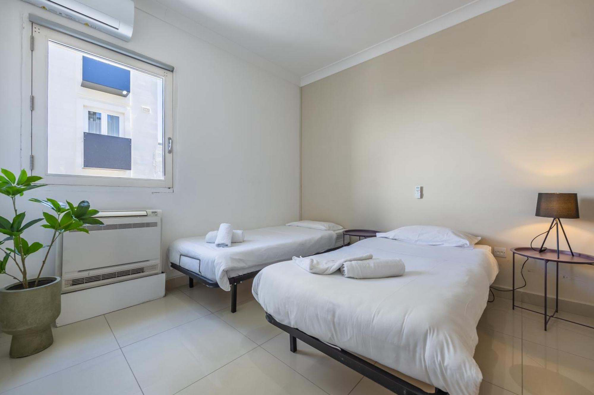 Hard To Come By - Modern & Huge House In Sliema Luaran gambar